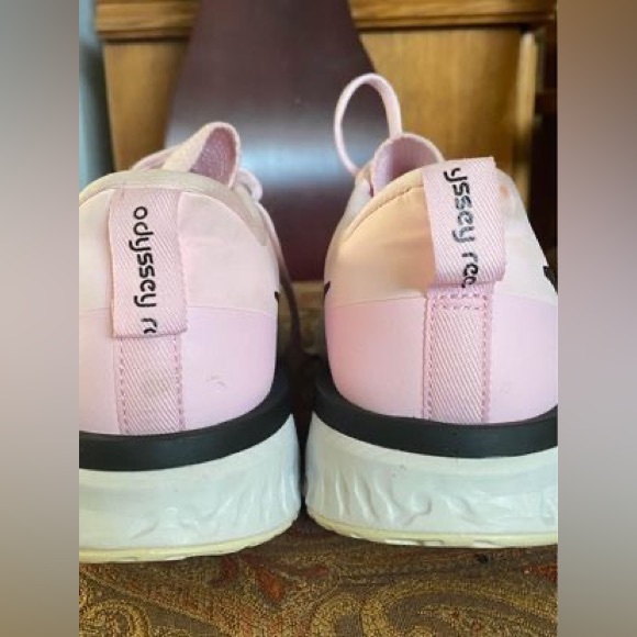 Nike Odyssey Womens - Picture 4 of 4